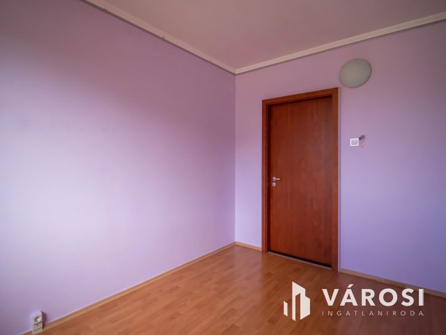 Ritka, 4 szobás lakás, a palotavárosi tavak közelében