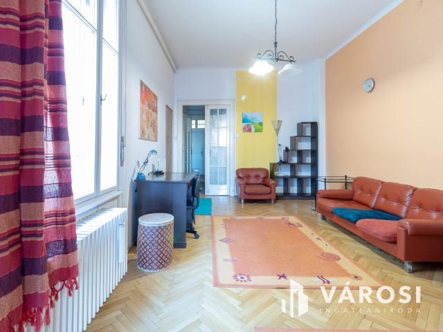 72 m2-es lakás, pár lépés a Duna, a Fővám tér, a Corvinus